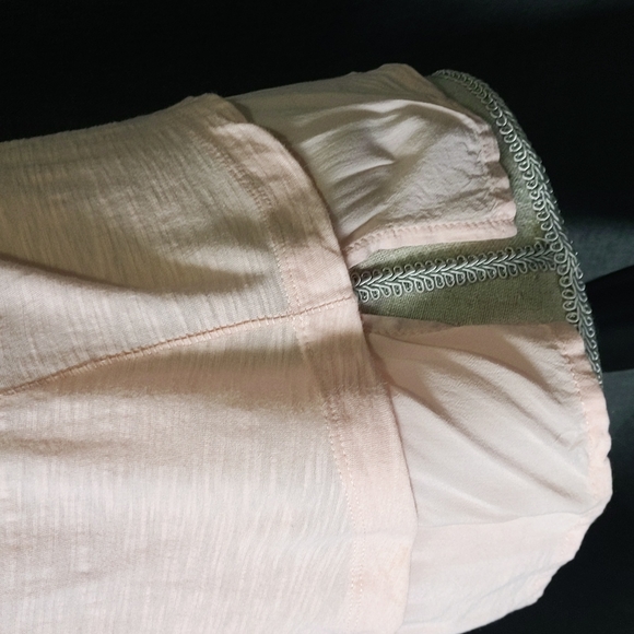 BOGO!! VINCE CAMUTO Ruffle Sleeve Pink Top XS - Picture 4 of 8